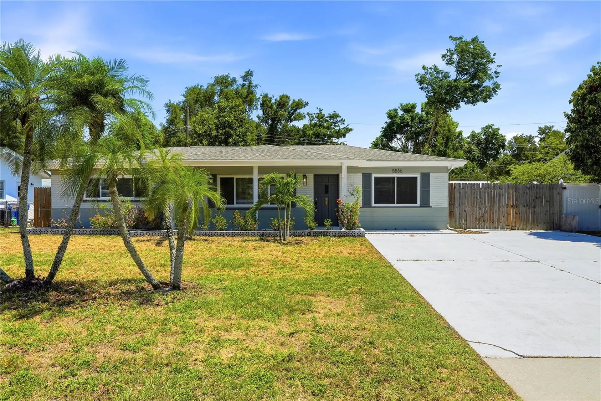 5586 30th Avenue N St Petersburg FL 33710