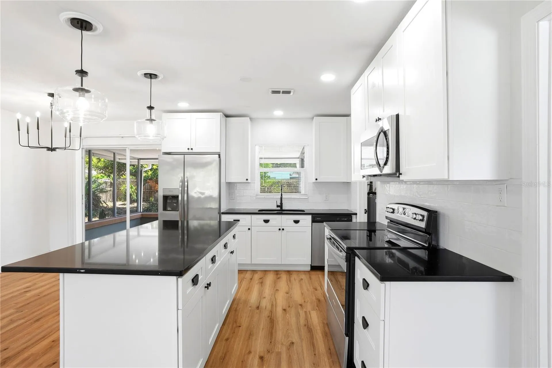 5586 30th Avenue N St Petersburg FL 33710