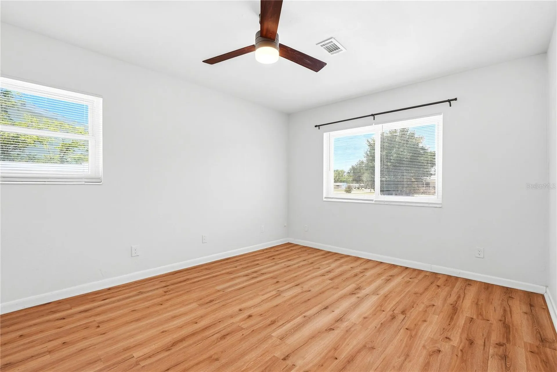 5586 30th Avenue N St Petersburg FL 33710