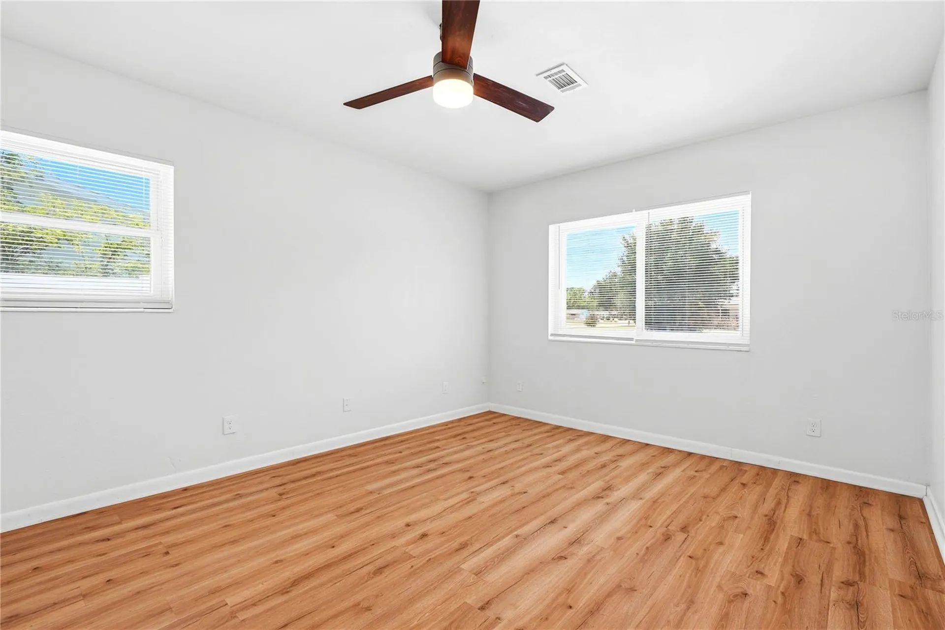 5586 30th Avenue N St Petersburg FL 33710
