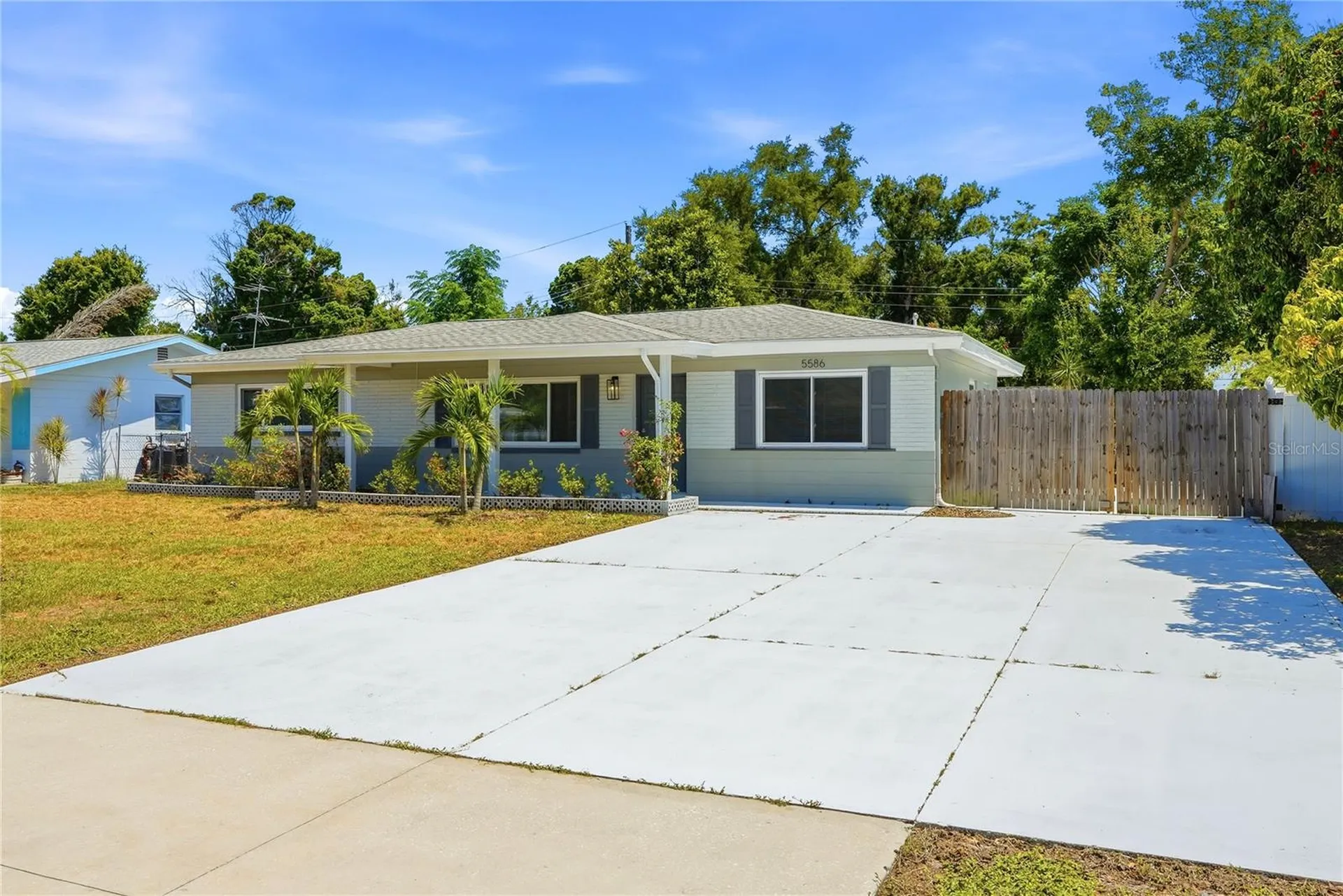 5586 30th Avenue N St Petersburg FL 33710