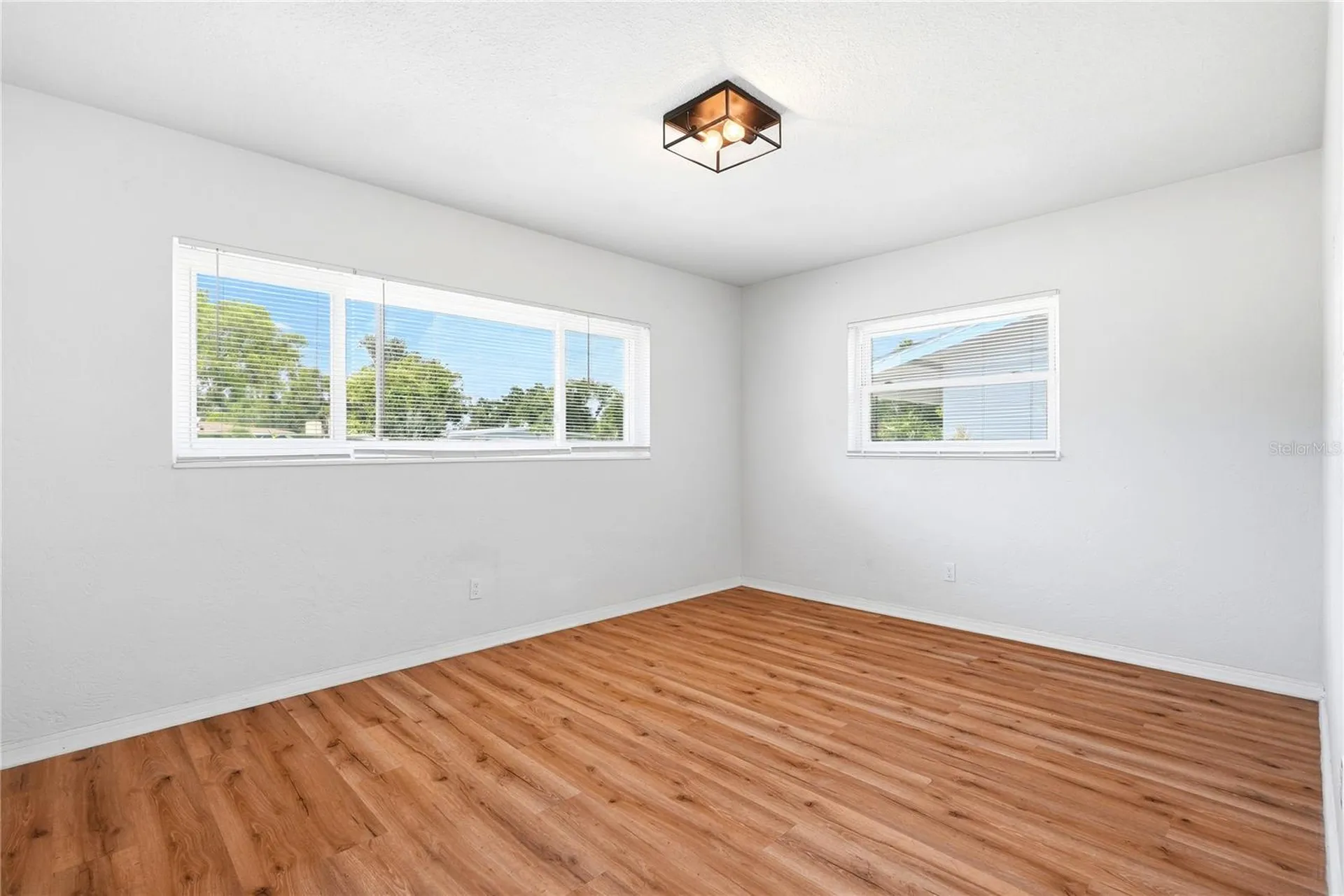 5586 30th Avenue N St Petersburg FL 33710