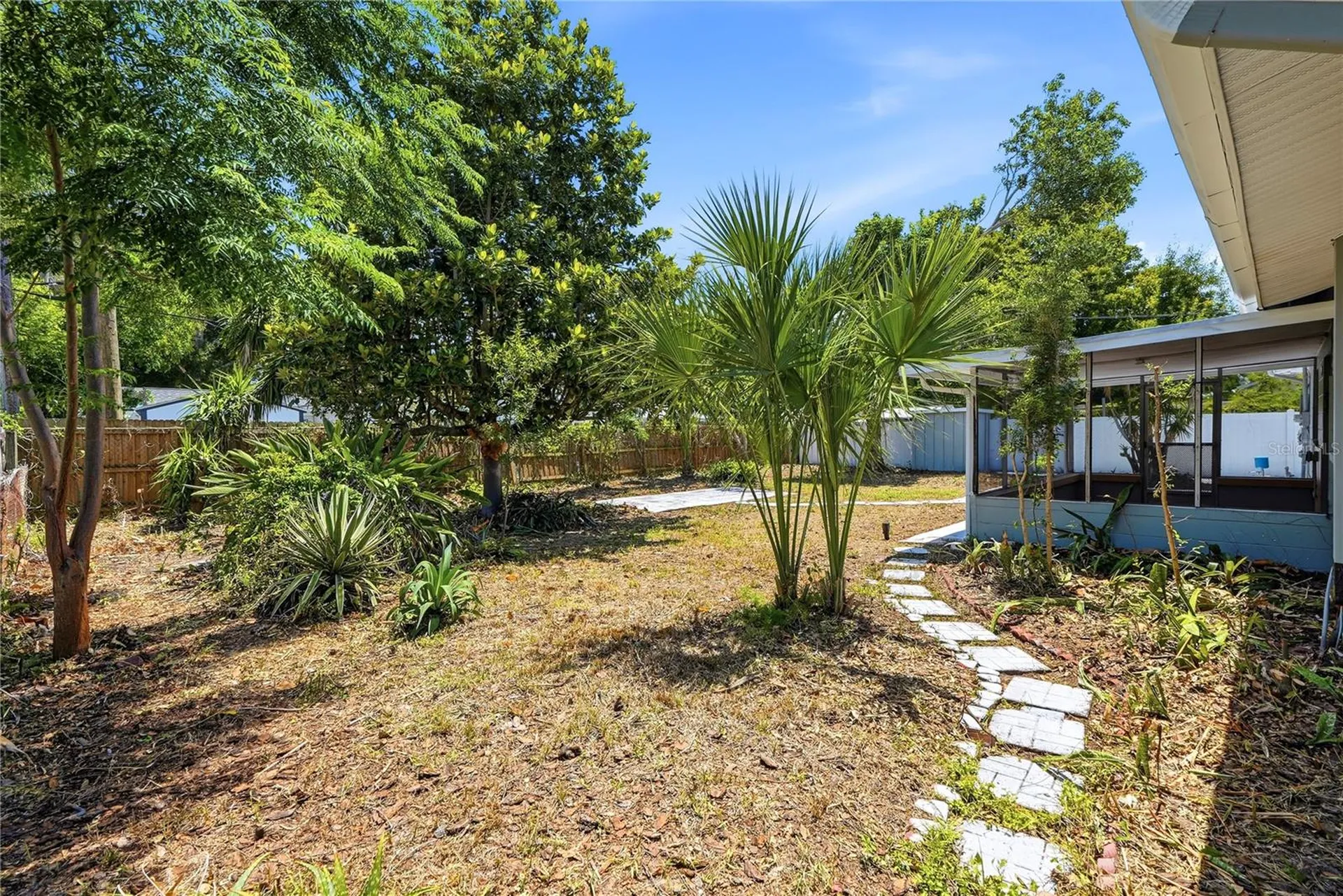 5586 30th Avenue N St Petersburg FL 33710