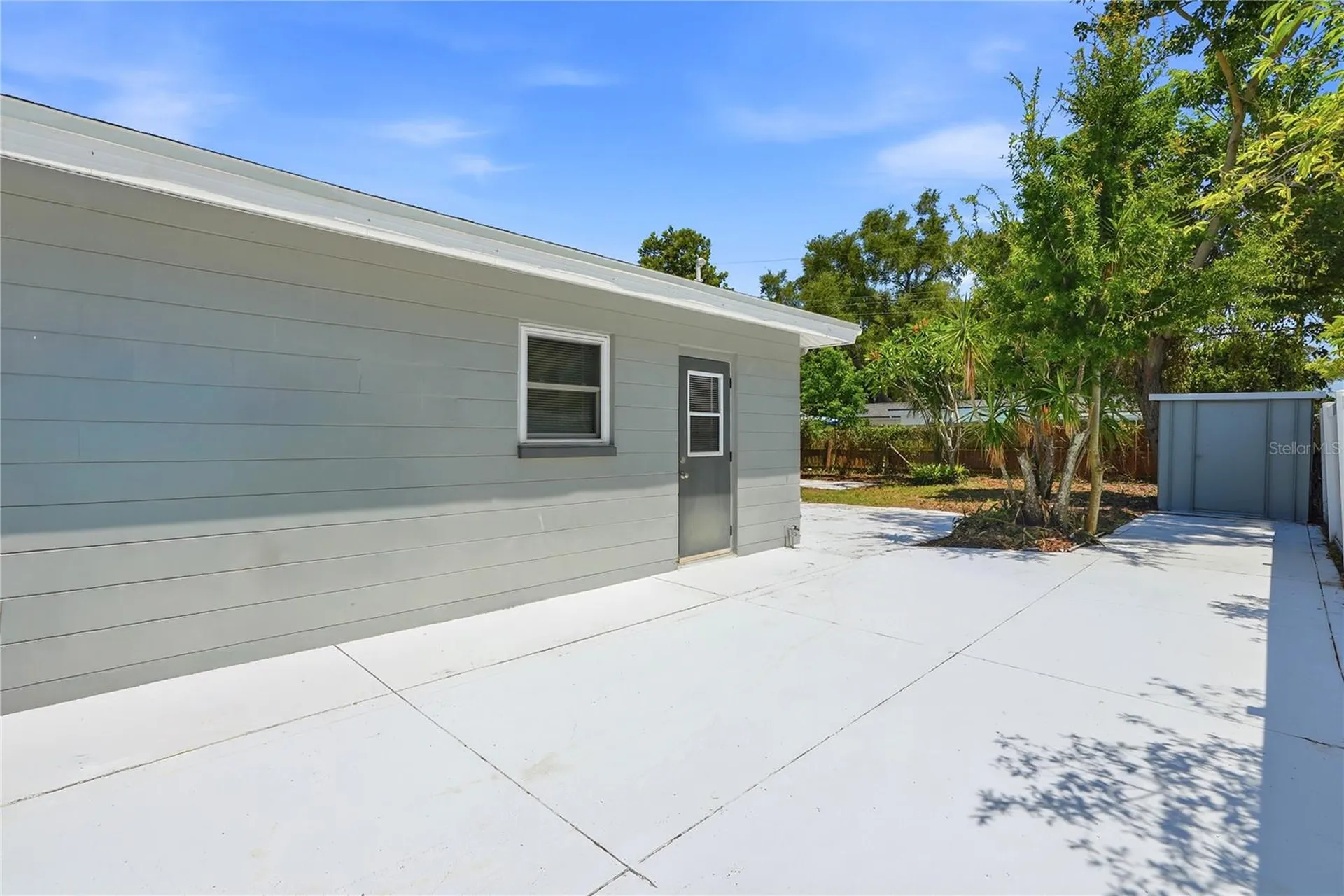 5586 30th Avenue N St Petersburg FL 33710