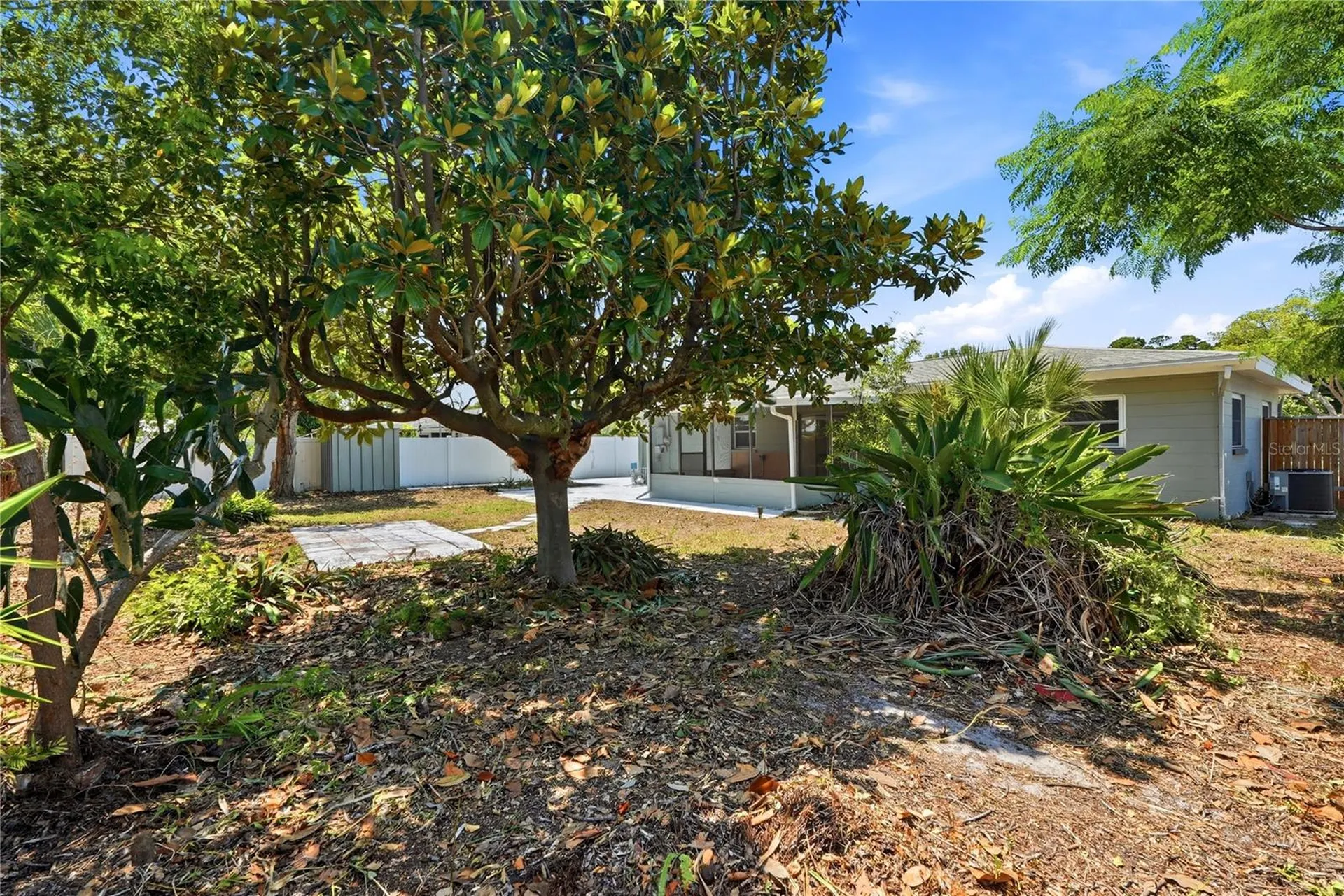 5586 30th Avenue N St Petersburg FL 33710