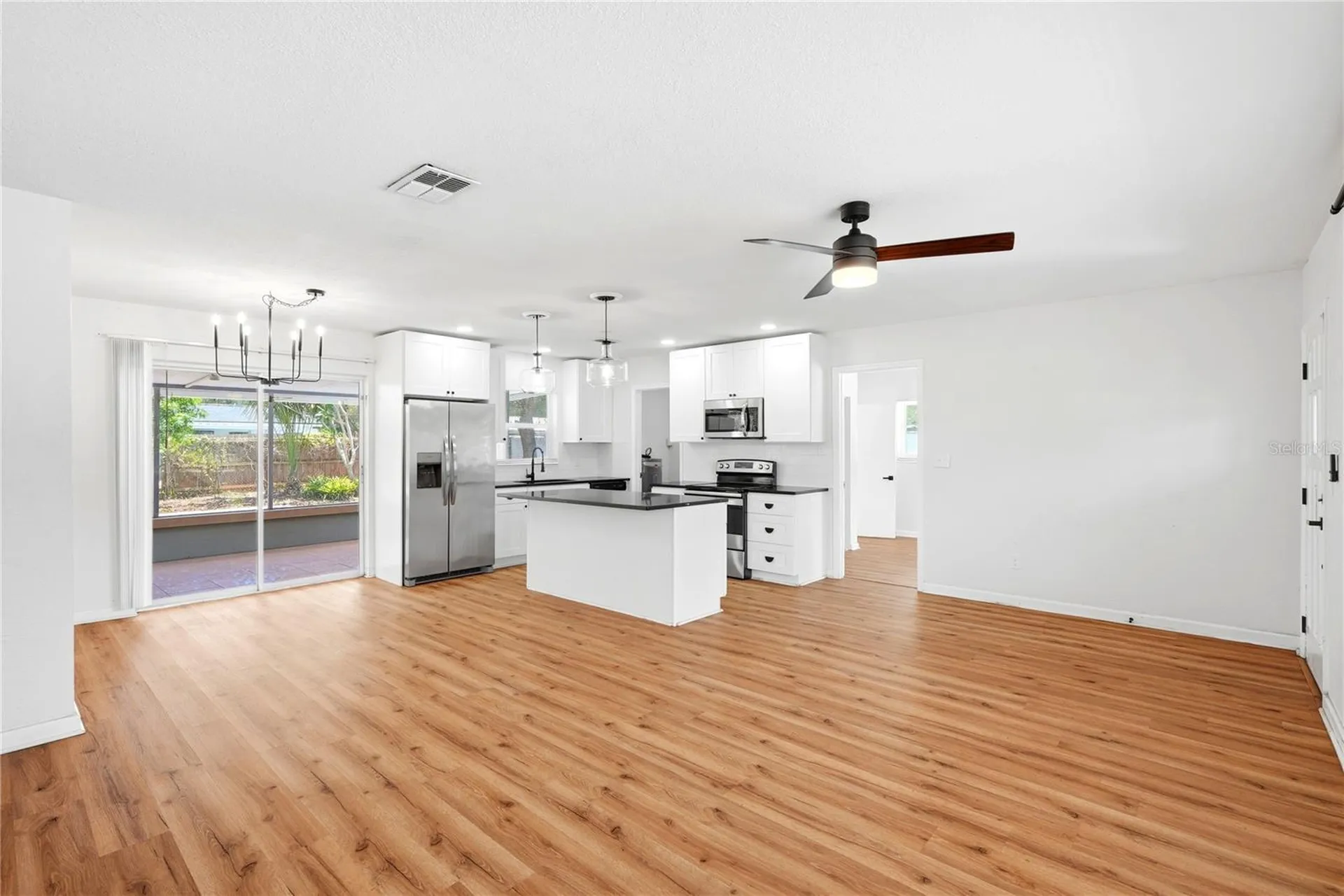 5586 30th Avenue N St Petersburg FL 33710