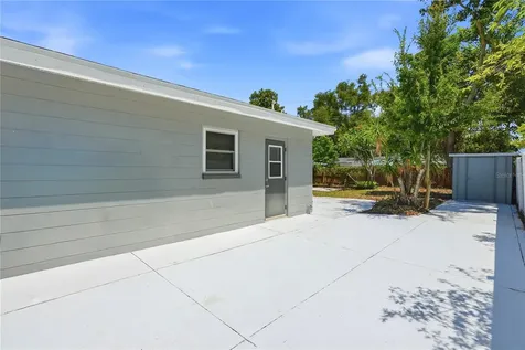 5586 30th Avenue N St Petersburg FL 33710