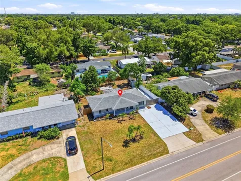 5586 30th Avenue N St Petersburg FL 33710