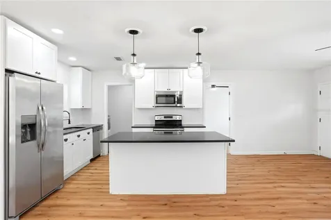 5586 30th Avenue N St Petersburg FL 33710