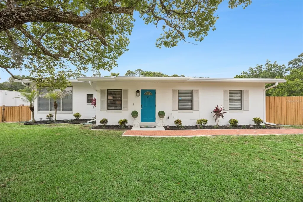 71 1st Street Chuluota FL 32766