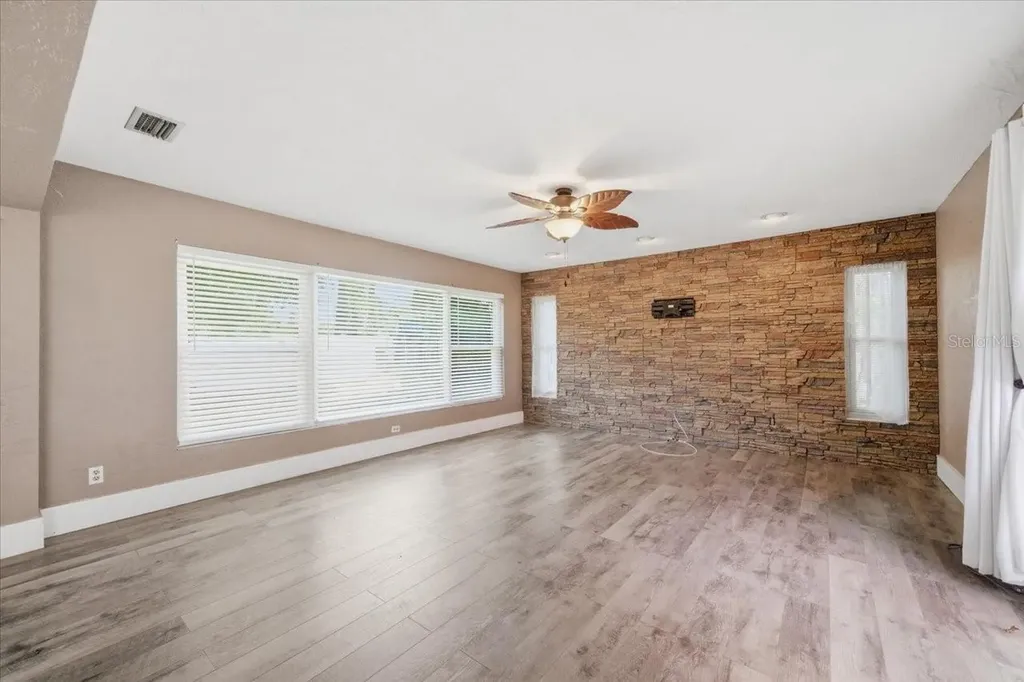 2087 59th Street N Clearwater FL 33760
