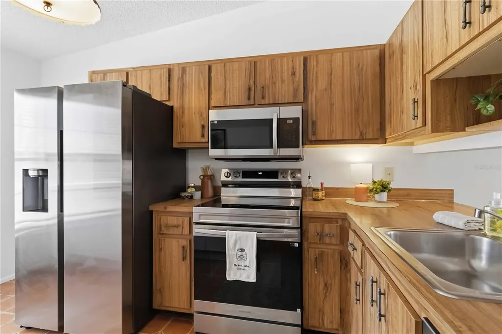 4004 42nd Avenue W Bradenton FL 34205