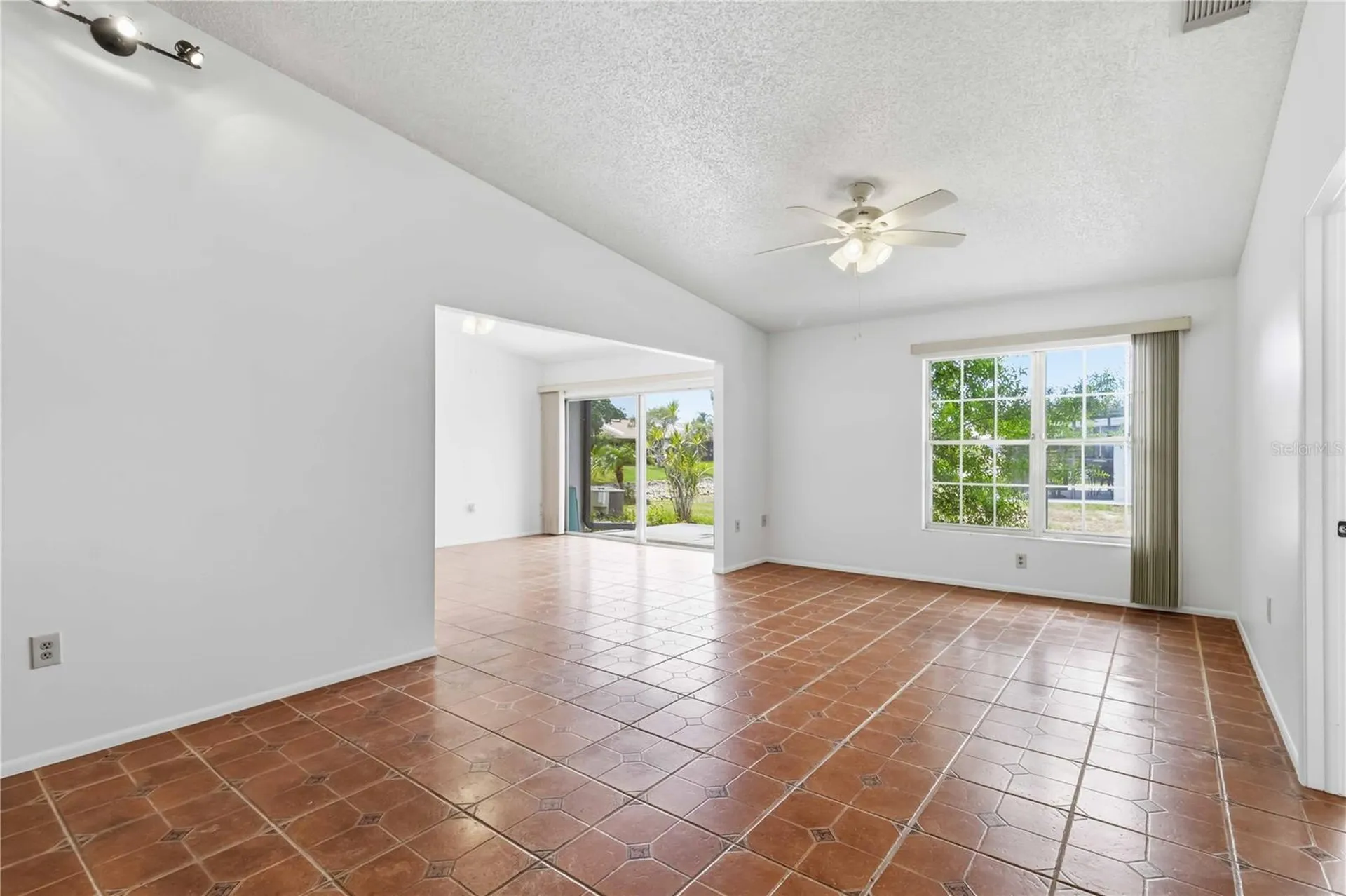 4004 42nd Avenue W Bradenton FL 34205