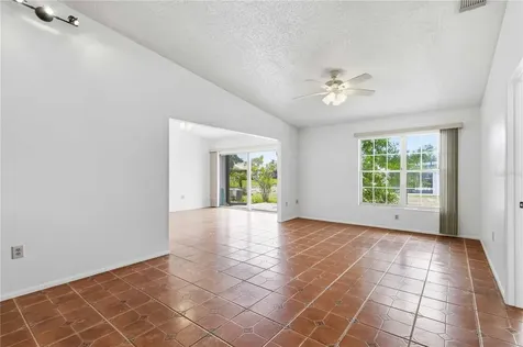 4004 42nd Avenue W Bradenton FL 34205