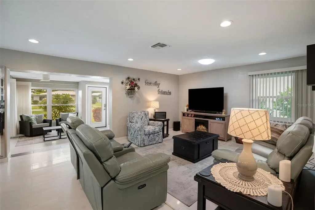 1315 Westport Lane Sarasota FL 34232
