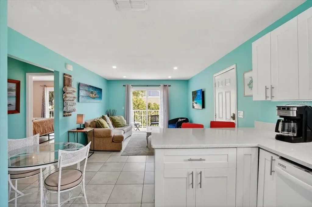 3303 6th Avenue Holmes Beach FL 34217