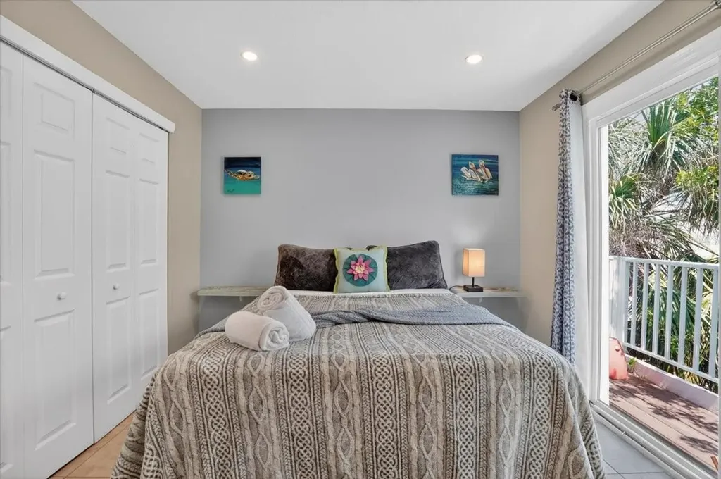 3303 6th Avenue Holmes Beach FL 34217