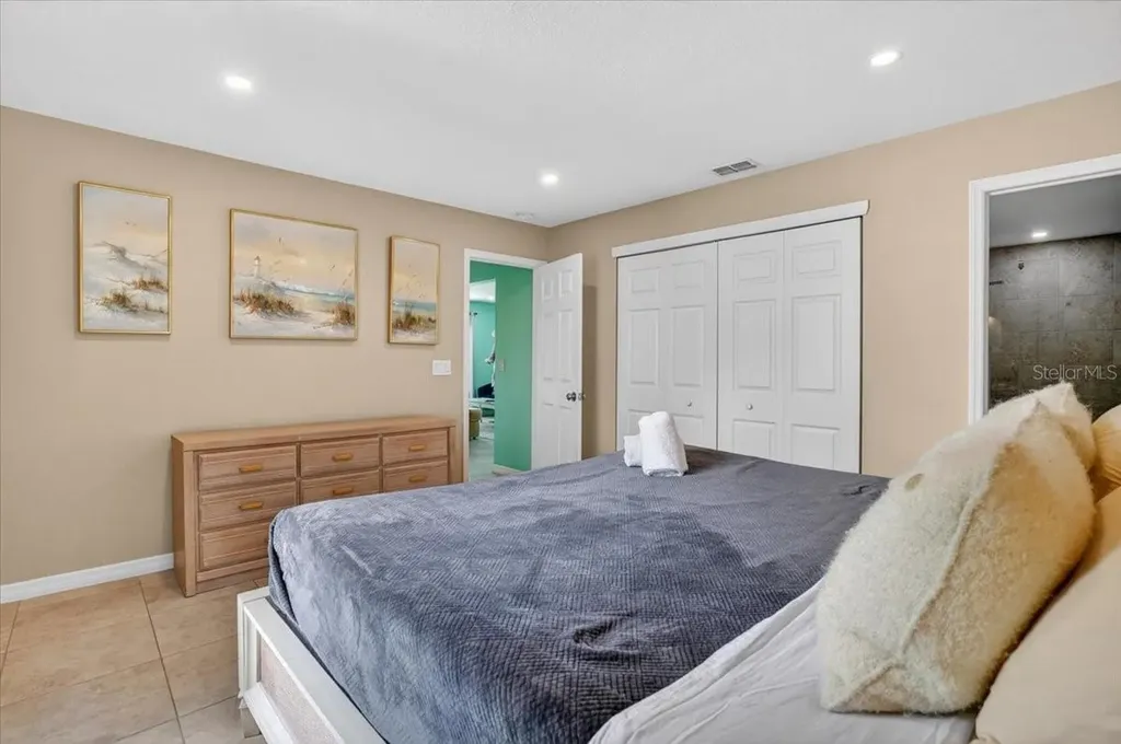 3303 6th Avenue Holmes Beach FL 34217