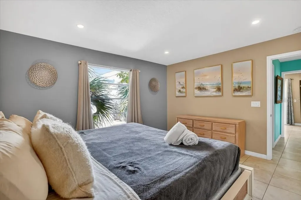 3303 6th Avenue Holmes Beach FL 34217