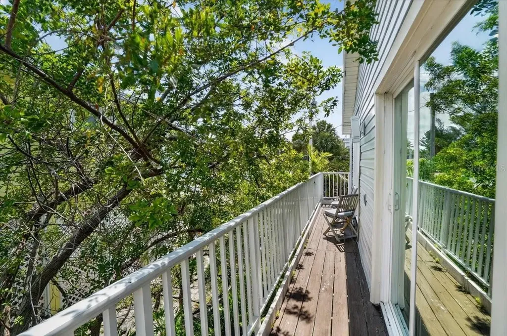 3303 6th Avenue Holmes Beach FL 34217