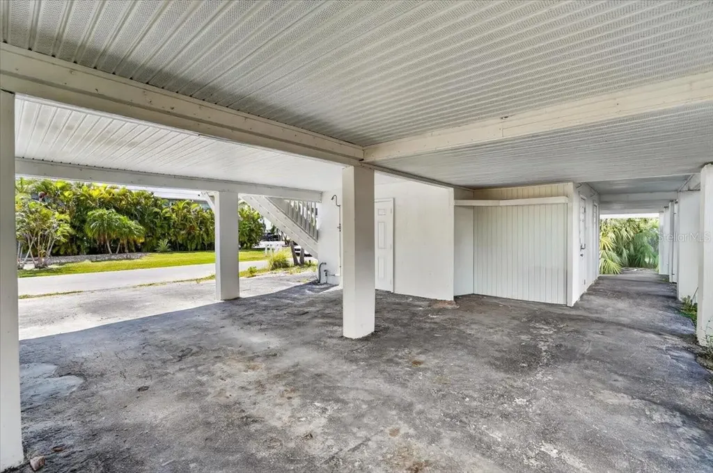 3303 6th Avenue Holmes Beach FL 34217