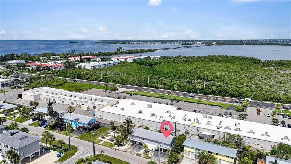 3303 6th Avenue Holmes Beach FL 34217