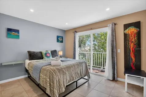 3303 6th Avenue Holmes Beach FL 34217