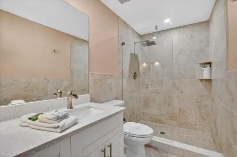 3303 6th Avenue Holmes Beach FL 34217