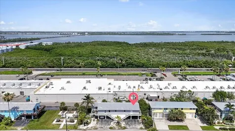 3303 6th Avenue Holmes Beach FL 34217