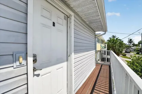 3303 6th Avenue Holmes Beach FL 34217