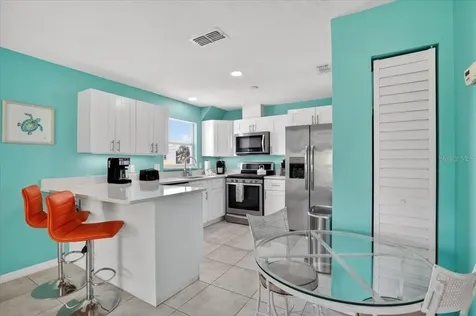 3303 6th Avenue Holmes Beach FL 34217