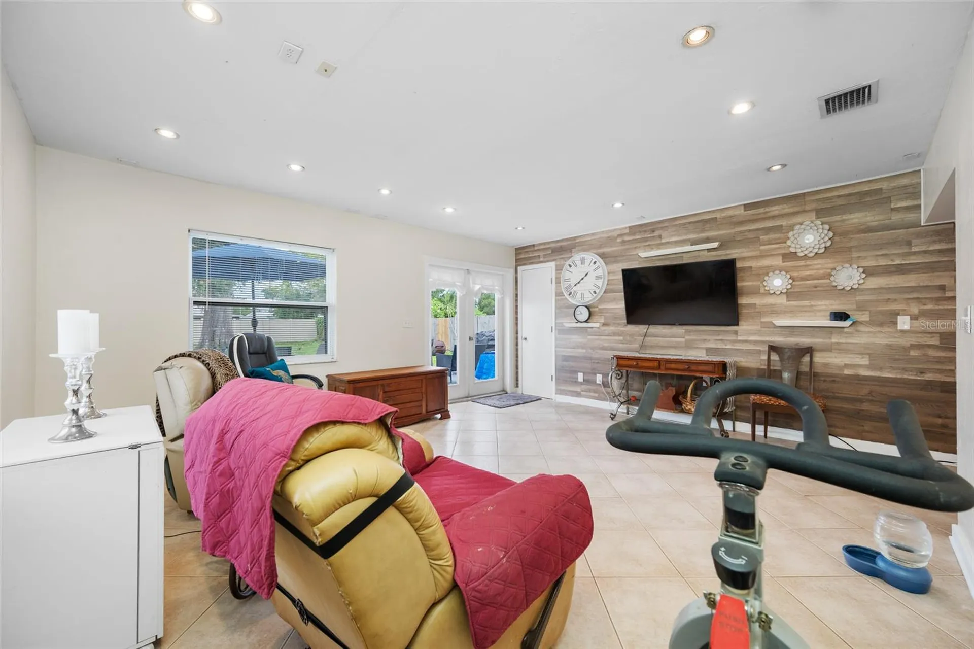 7128 64th Way N Pinellas Park FL 33781