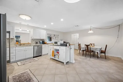 7128 64th Way N Pinellas Park FL 33781