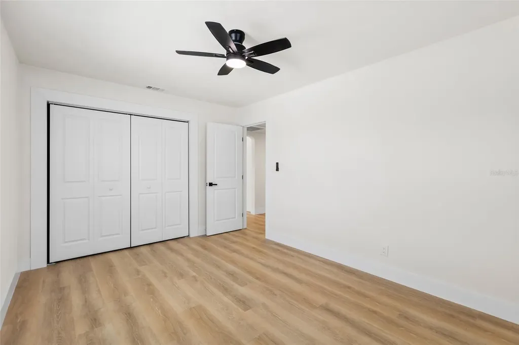 513 88th Avenue N St Petersburg FL 33702