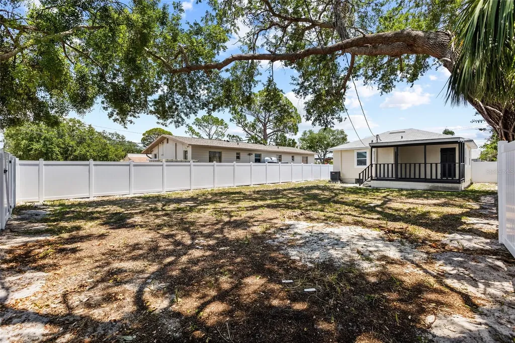513 88th Avenue N St Petersburg FL 33702