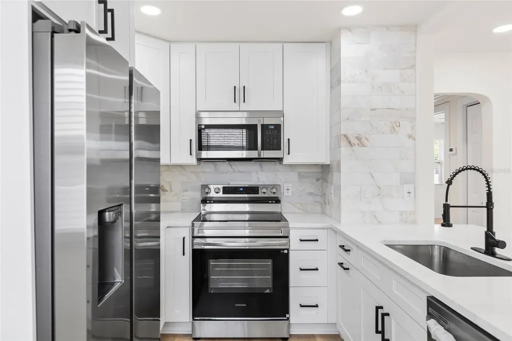 513 88th Avenue N St Petersburg FL 33702