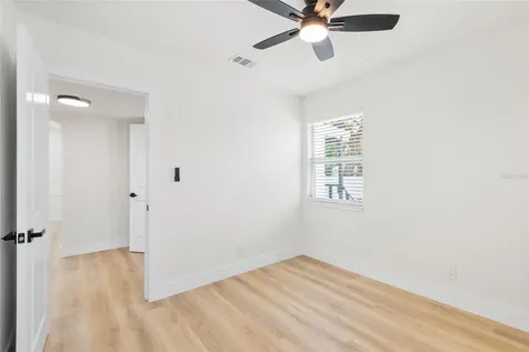 513 88th Avenue N St Petersburg FL 33702