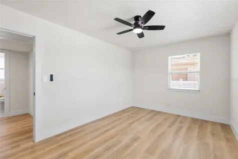 513 88th Avenue N St Petersburg FL 33702