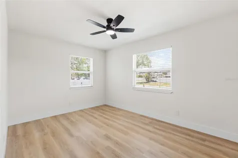 513 88th Avenue N St Petersburg FL 33702