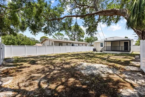 513 88th Avenue N St Petersburg FL 33702