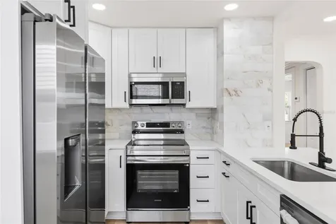 513 88th Avenue N St Petersburg FL 33702