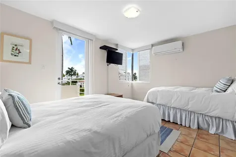 175 Villas De Golf Oeste Dorado PR 00646