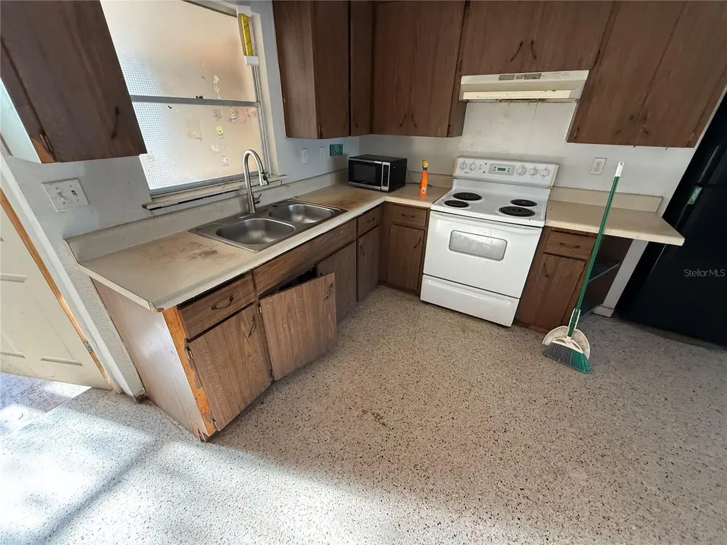 926 Pattison Avenue Sarasota FL 34237