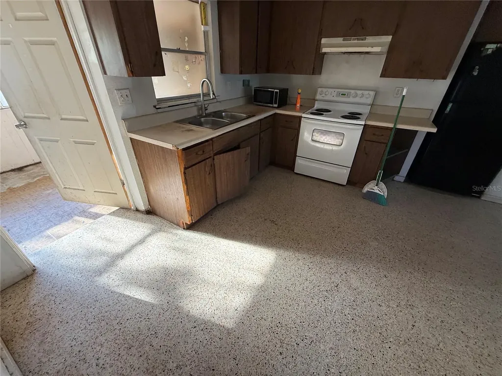 926 Pattison Avenue Sarasota FL 34237