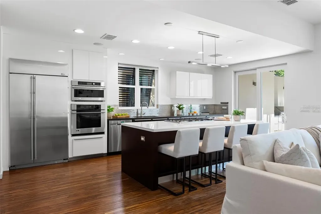 305 12th Avenue NE St Petersburg FL 33701