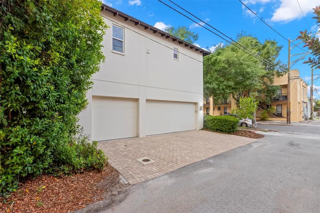 305 12th Avenue NE St Petersburg FL 33701
