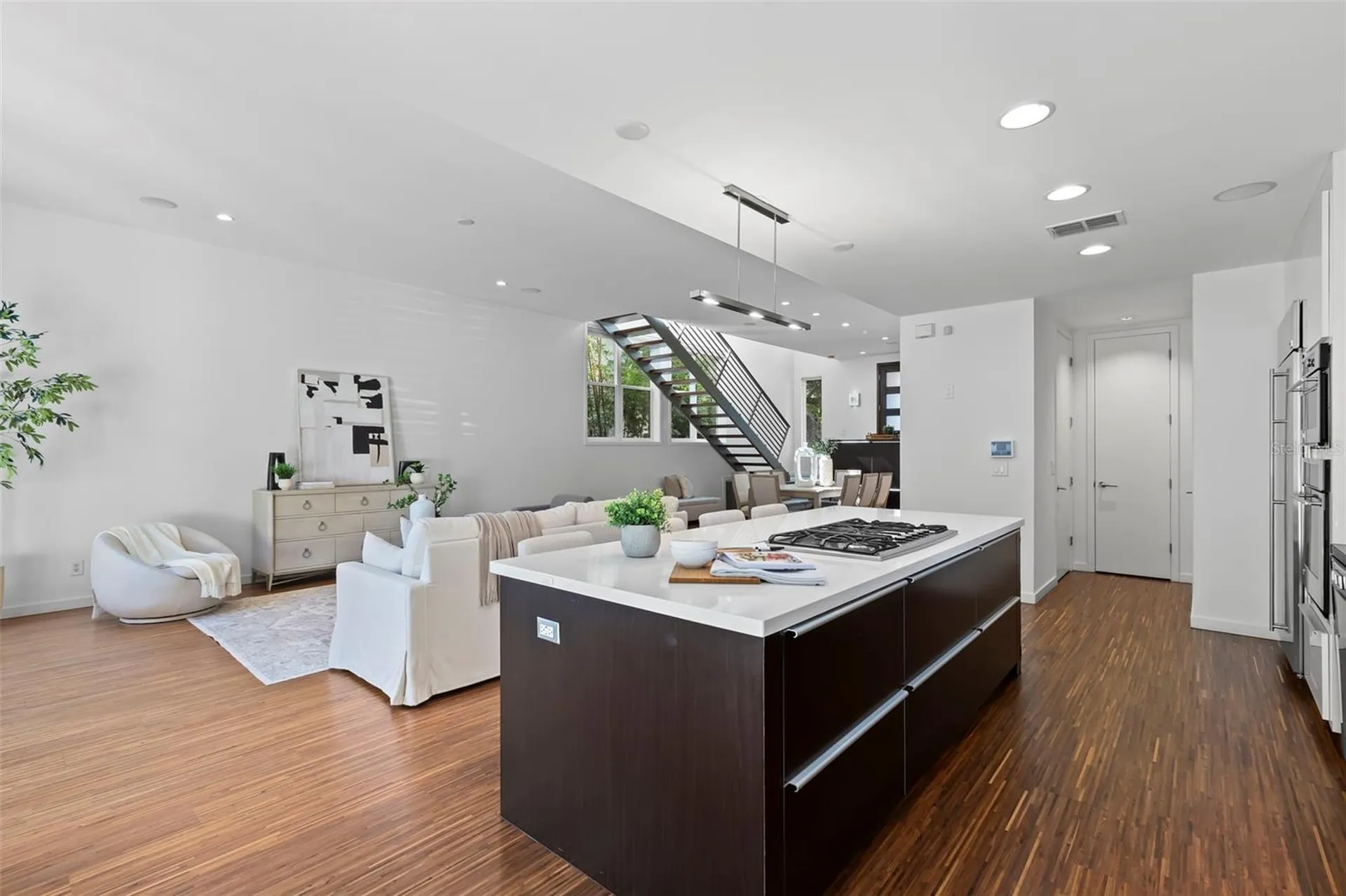305 12th Avenue NE St Petersburg FL 33701
