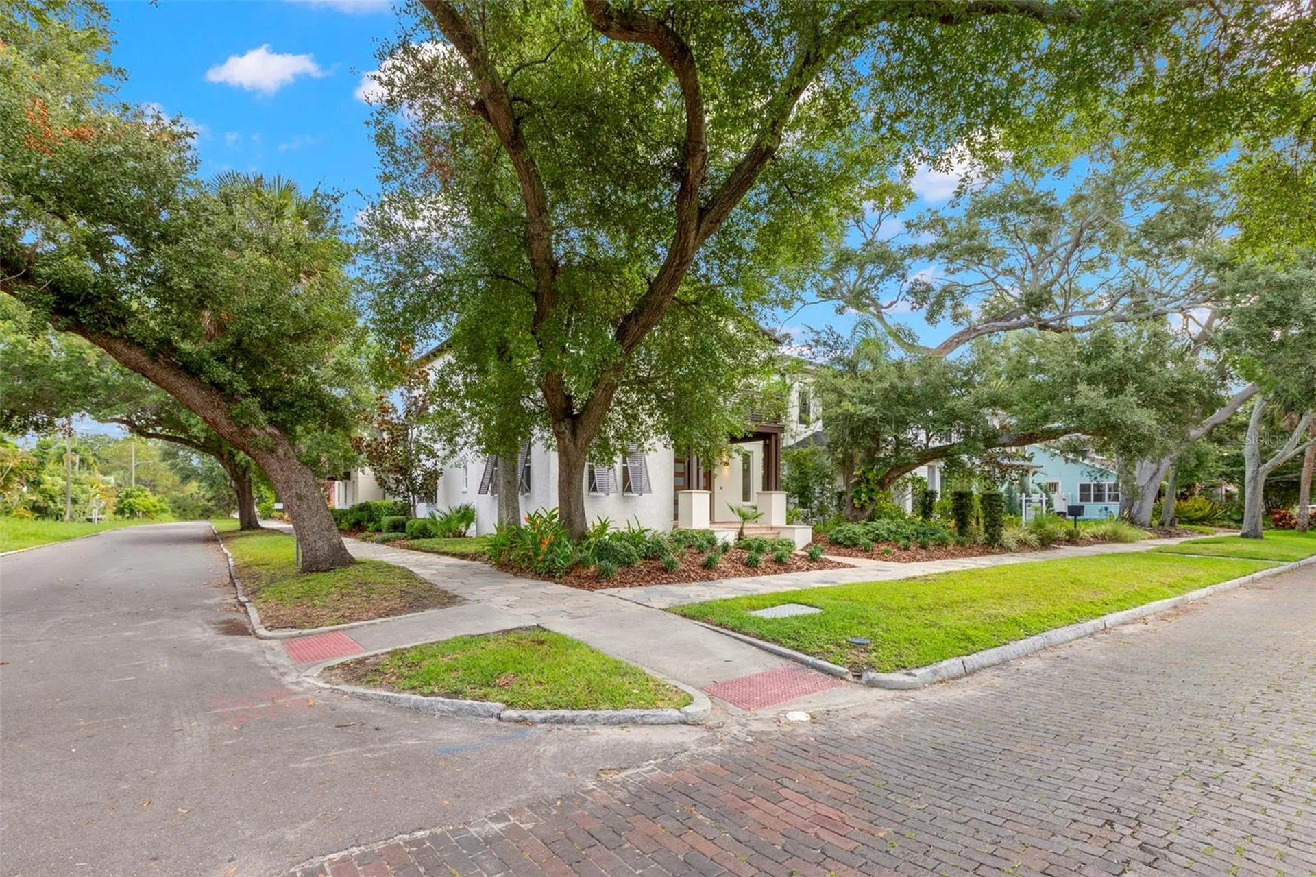 305 12th Avenue NE St Petersburg FL 33701