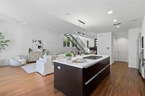 305 12th Avenue NE St Petersburg FL 33701