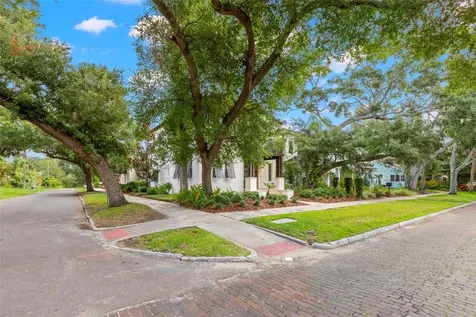 305 12th Avenue NE St Petersburg FL 33701